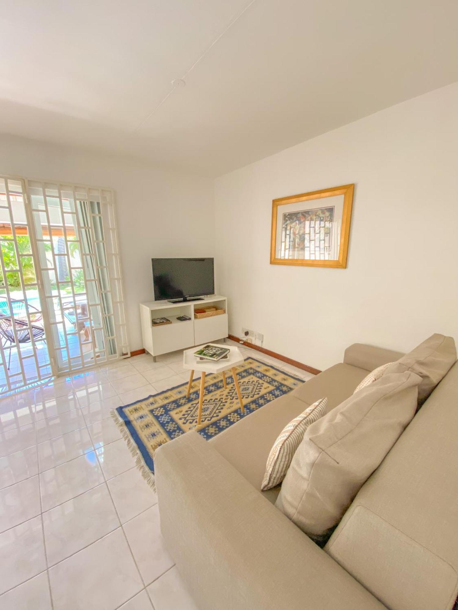 Chic With Private Pool, 1 Min To * Cap Malheureux